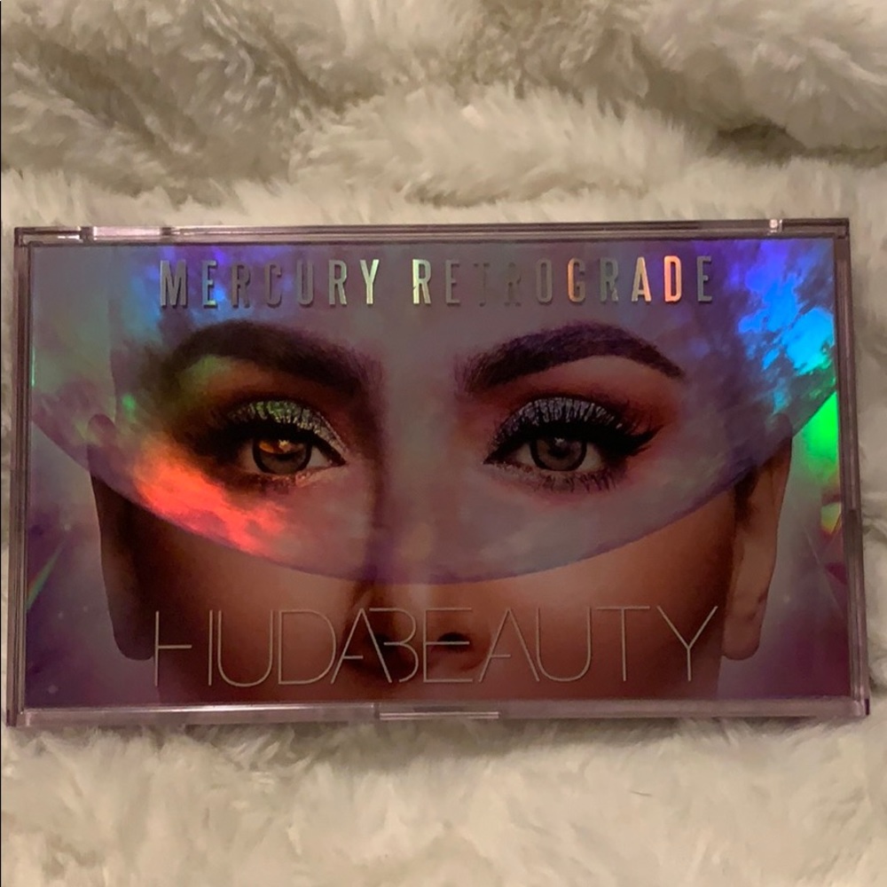 Huda Beauty Mercury Retrograde palette